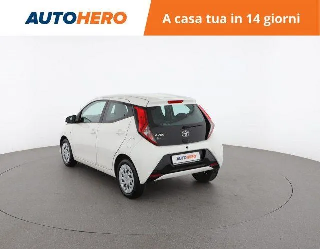 TOYOTA Aygo Connect 1.0 VVT-i 72 CV 5p. x-play Image 4